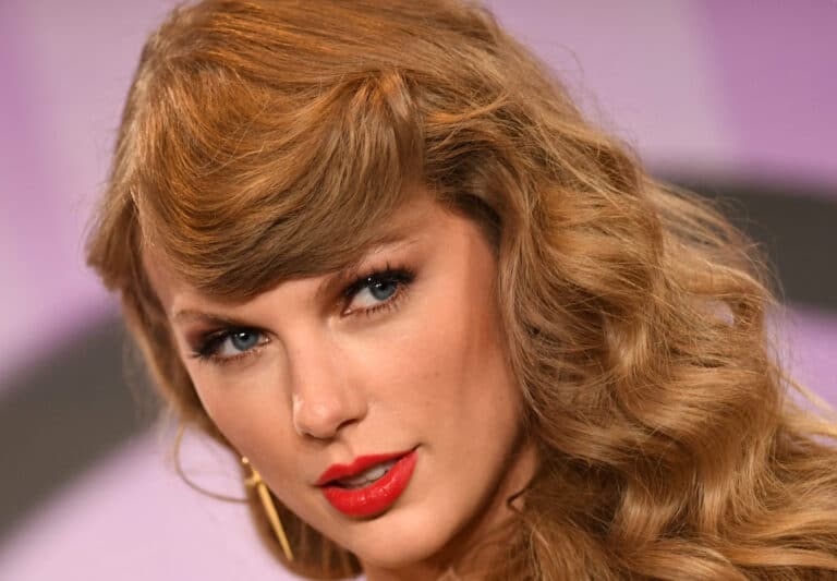 Taylor Swift devient l’artiste féminine avec le plus d’albums numéro 1 des ventes
