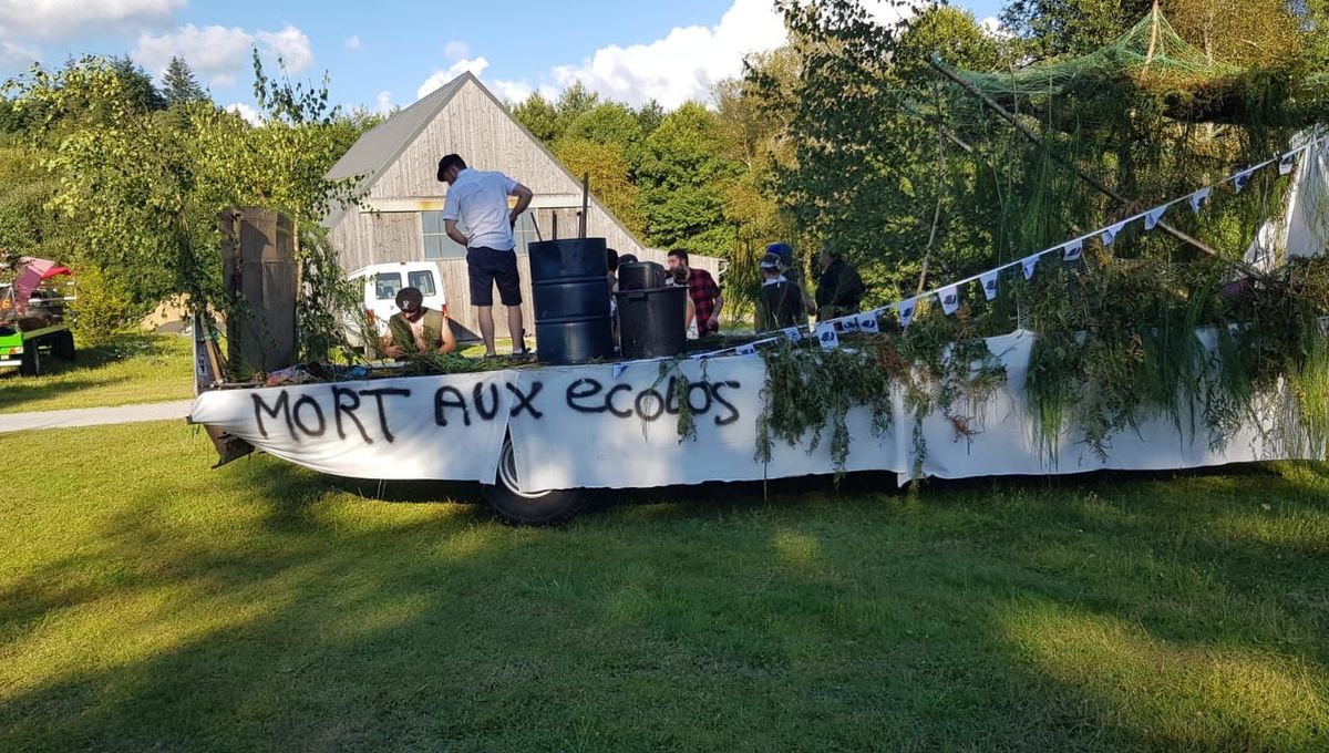 , En Corrèze, une banderole « Mort aux écolos » d&rsquo;une fête de village fait polémique