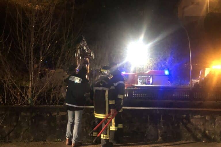 Accident. Une nacelle se renverse dans la Corrèze, le conducteur piégé dans l’engin de chantier en urgence absolue