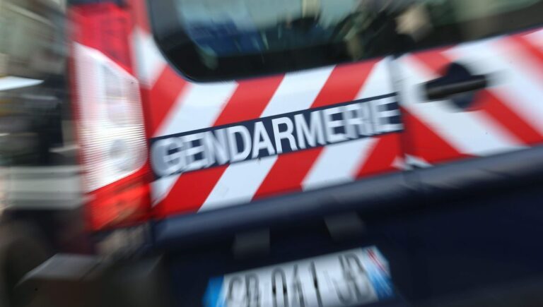 Corrèze : un distributeur de billets défoncé à coups de voiture bélier à Egletons