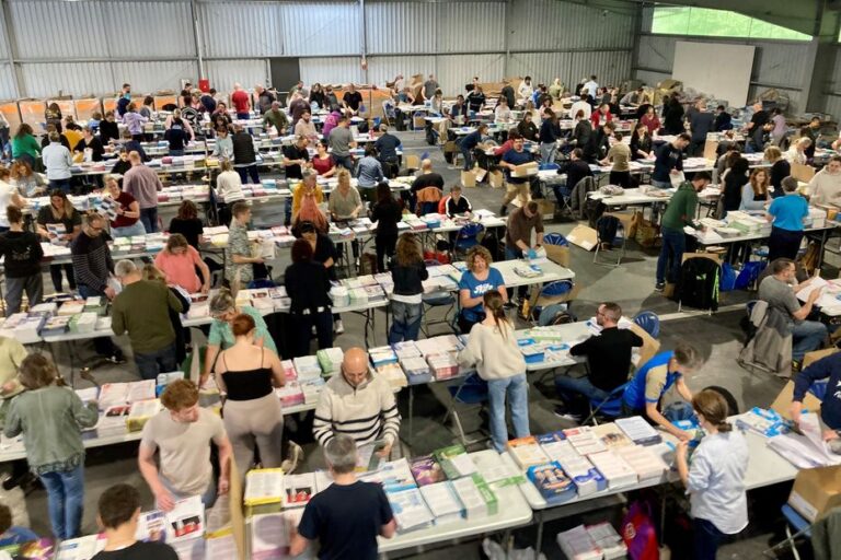Européennes 2024. « On a réinternalisé la mise sous pli » : plus de 200 bénévoles en Corrèze pour envoyer les professions de foi