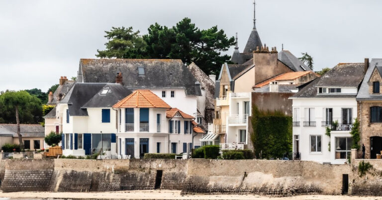 Valérie Pécresse : découverte de sa villa à la Baule, proche de la plage, où vous pouvez dormir pour moins de 100€ la nuit